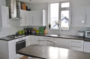 KITCHEN1- click for photo gallery